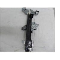 HOLDEN BARINA TM - 10/2011 to CURRENT - 5DR HATCH - DRIVER - RIGHT SIDE FRONT DOOR WINDOW REGULATOR - ELECTRIC - (SECOND-HAND)