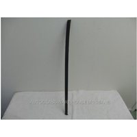 suitable for TOYOTA PRADO 150 SERIES - 11/2009 to CURRENT - WAGON - LEFT SIDE MOULD FOR FRONT WINDSCREEN 