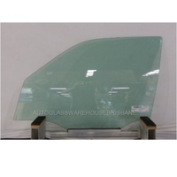 MERCEDES C CLASS W202 - 1/1994 TO 1/2000 - SEDAN/WAGON - PASSENGERS - LEFT SIDE FRONT DOOR GLASS (WITH FITTINGS) - GREEN 