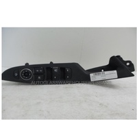 HYUNDAI i30 GD - 5/2012 to 6/2017 - 5DR HATCH - DRIVERS - RIGHT SIDE FRONT DOOR SWITCH POWER WINDOW - 93570-A5490
