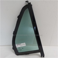 FORD EVEREST UA - 10/2015 to 7/2022 - 5DR WAGON - DRIVERS - RIGHT SIDE REAR QUARTER GLASS - ENCAPSULATED - DARK GREEN