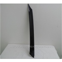 HYUNDAI VELOSTER FS COUPE - 2/2012 to 8/2019 - 4DR HATCH - RIGHT SIDE WINDSCREEN GARNISH - 86180-2V000-A PILLAR