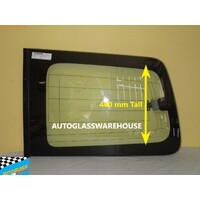 MITSUBISHI PAJERO NS/NT/NW/NX - 11/2006 TO CURRENT - 4WD WAGON - PASSENGERS - LEFT SIDE CARGO GLASS - W/AREAL - (BACK EDGE 440 MM TALL) - GREEN