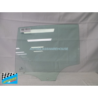 BMW 1 SERIES F20 - 10/2011 TO 10/2019 - 5DR HATCH - PASSENGER - LEFT SIDE REAR DOOR GLASS (1 HOLE) - GREEN 