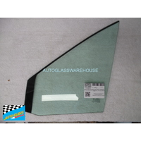 RENAULT SCENIC II J84 - 2/2005 to 12/2010 - 5DR SUV - PASSENGERS - LEFT SIDE FRONT QUARTER GLASS - GREEN - LOW STOCK