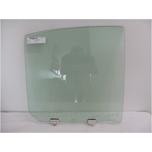 NISSAN MICRA K12 - 1/2003 to 10/2010 - 5DR HATCH - DRIVERS - RIGHT SIDE REAR DOOR GLASS - GREEN - NEW