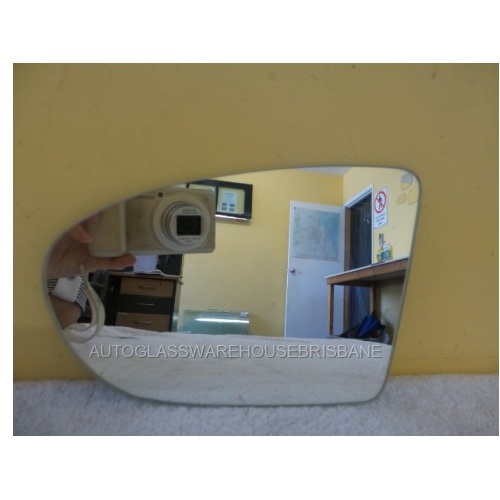 NISSAN DUALIS J10 - 10/2007 to - 6/2014 - 5DR WAGON - PASSENGERS - LEFT SIDE MIRROR - FLAT GLASS ONLY - 195W X 138H - NEW
