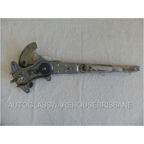 HOLDEN COLORADO - 2DR UTE 7/2008>12/2011 - DRIVERS - RIGHT SIDE FRONT WINDOW REGULATOR - MANUAL - (Second-hand)