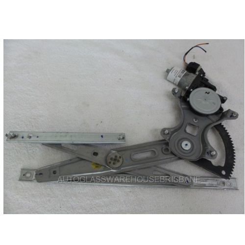 HYUNDAI i20 PB - 7/2010 to 10/2015 - 3DR HATCH - DRIVER - RIGHT SIDE FRONT WINDOW REGULATOR - ELECTRIC - (Second-hand)