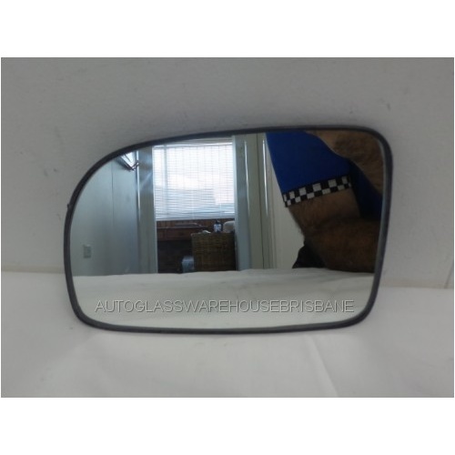 HYUNDAI SANTA FE CM (1) - 5/2006 to 08/2012 - 5DR WAGON - LEFT SIDE MIRROR - FLAT GLASS WITH BACKING PLATE (196 WIDE X 130 HIGH)  - (Second-hand)