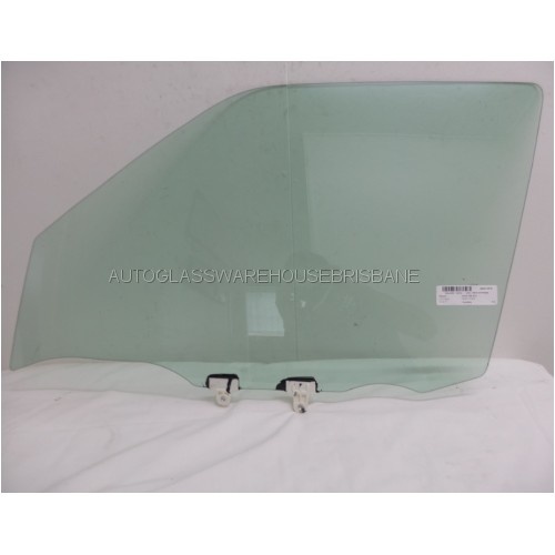 NISSAN JUKE F15 - 10/2013 to 12/2019 - 5DR SUV - PASSENGERS - LEFT SIDE FRONT DOOR GLASS - WITH FITTINGS - GREEN - NEW