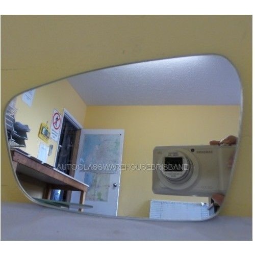 KIA CERATO YD - 5/2013 to 6/2018 - 5DR HATCH - PASSENGERS - LEFT SIDE MIRROR - FLAT GLASS  ONLY - 180MM X 116MM - NEW