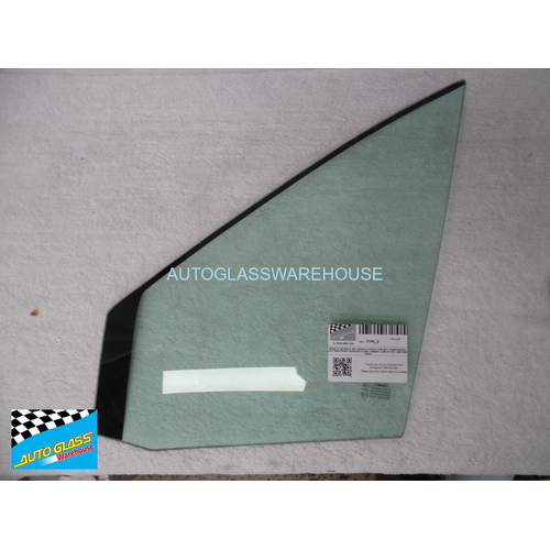 RENAULT SCENIC II J84 - 2/2005 to 12/2010 - 5DR SUV - PASSENGERS - LEFT SIDE FRONT QUARTER GLASS - GREEN - LOW STOCK - NEW