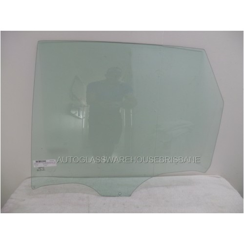 RENAULT SCENIC II J84 - 2/2005 TO 12/2010 - 5DR SUV - PASSENGERS - LEFT SIDE REAR DOOR GLASS - 1 HOLE - GREEN - LOW STOCK - NEW
