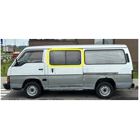 NISSAN URVAN E24 LWB - VAN 3/87>12/93 - LEFT SIDE SLIDING DOOR FIXED GLASS - (1064 x 459) - (SECOND-HAND)