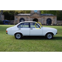 FORD ESCORT MK 11 - 1974 TO 1981 - 4DR SEDAN - DRIVERS - RIGHT SIDE FRONT QUARTER GLASS - GREEN  - (Second-hand)