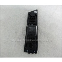 MAZDA BT-50 - 2016 - HATCH - RIGHT SIDE FRONT SWITCH POWER WINDOW - (Second-hand)