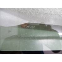 suitable for TOYOTA HIACE 220 SERIES - 4/2005 to 4/2019 - COMMUTER BUS - DRIVER - RIGHT SIDE REAR CARGO GLASS - SMALL CERAMIC - GENUINE - SECOND-HAND