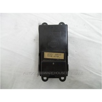 NISSAN SKYLINE R33 - 1/1993 to 1/1998 - 2DR COUPE - RIGHT SIDE FRONT DOOR SWITCH POWER WINDOW - 25401 26U10 - SERIES (BLACK PLUG 8 PIN) - (Second-hand