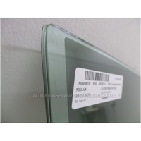NISSAN PATHFINDER R52 - 10/2013 TO CURRENT - 4DR WAGON - RIGHT SIDE FRONT DOOR GLASS - LAMINATED - GREEN - (Second-hand)