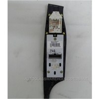 HYUNDAI i40 YF - 6/2012 to CURRENT - SEDAN/WAGON - DRIVERS - RIGHT SIDE FRONT SWITCH POWER WINDOW - 93570-3Z550 4X - 39R495-1300 - (Second-hand)