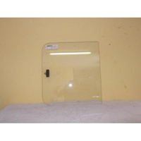 SUZUKI SUPERCARRY SK410 - 7/1985 to 1991 - VAN SUPER CARRY - PASSENGERS - LEFT SIDE FRONT SLIDING DOOR - 1/2 GLASS - (Second-hand)