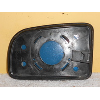 HYUNDAI LANTRA J1 - 5/1991 to 8/1995 - 4DR SEDAN - DRIVERS - RIGHT SIDE MIRROR WITH BACKING PLATE - (Second-hand)