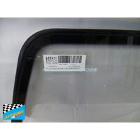 MITSUBISHI PAJERO NH/NL - 5/1991 to 4/2000 - 4DR WAGON SWB (890mm wide) - DRIVERS - RIGHT SIDE CARGO GLASS - ROUNDED CORNER (Second-hand)