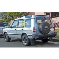 LAND ROVER DISCOVERY1 & 2 - 3/1991 TO 11/2004 - 4DR WAGON - LEFT SIDE REAR QUARTER GLASS - GREEN TINT SUNDYM - (Second-hand)