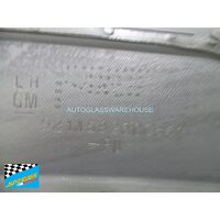 HOLDEN ADVENTRA - 08/2003 TO 01/2009 - 5DR WAGON - PASSENGERS - LEFT SIDE REAR CARGO GLASS - (SECOND-HAND)