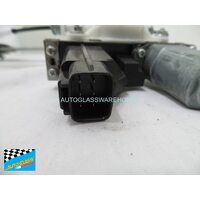 KIA RIO UB - 9/2011 TO 12/2016 - 5DR HATCH - DRIVERS - RIGHT SIDE FRONT ELECTRIC WINDOW REGULATOR - (SECOND-HAND)