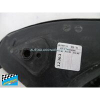 AUDI Q7 4M - 09/2015 TO CURRENT - 5DR WAGON - RIGHT SIDE FRONT QUARTER GLASS - ENCAPSULATED - 4M0845114 - (SECOND HAND)