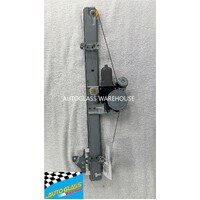 NISSAN X-TRAIL T32 - 3/2014 to 11/2022 - 5DR WAGON - PASSENGERS - LEFT SIDE FRONT WINDOW REGULATOR - 80730-4CA0A - (SECOND-HAND)