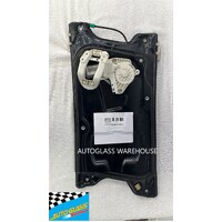 RANGE ROVER SPORT L320 - 8/2005 TO 5/2013 - 4DR WAGON - PASSENGERS - LEFT SIDE FRONT DOOR WINDOW REGULATOR - D2R5A - (SECOND-HAND)