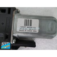 VOLVO XC60 02/2009 TO 03/2017 - 5DR SUV - RIGHT SIDE FRONT WINDOW REGULATOR - (SECOND-HAND)