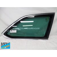 SKODA OCTAVIA 1Z - 10/2007 TO 11/2013 - 5DR WAGON - DRIVERS - RIGHT SIDE REAR CARGO GLASS - (ENCAPSULATED & CHROME MOULD) - NEW