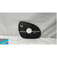 HYUNDAI i30 CW - 2/2009 to 4/2012 - 4DR WAGON - PASSENGERS - LEFT SIDE MIRROR WITH BACKING PLATE - FD G/HOLDER LH >PP< (SECOND-HAND)