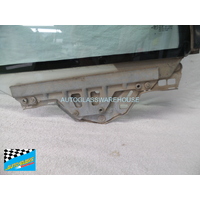 MERCEDES 140 SERIES - 1992 TO 2000 - 2DR COUPE - DRIVERS- RIGHT SIDE REAR OPERA GLASS - (SECOND-HAND)