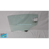 MAZDA 2 DJ - 8/2014 TO CURRENT - 5DR HATCH - PASSENGERS - LEFT SIDE REAR DOOR GLASS - GREEN WITH FITTINGS - NEW