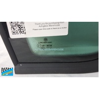 VOLKSWAGEN POLO V - 7/2002 to 4/2010 - 5DR HATCH - PASSENGERS - LEFT SIDE REAR OPERA GLASS - W/ENCAPSULATION, GENUINE - GREEN - NEW