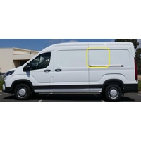 LDV DELIVER 9 7/2020 to CURRENT - HIGH/MID ROOF - LWB VAN - PASSENGER - LEFT SIDE MIDDLE FIXED CARGO BONDED GLASS - GREEN -  778 X 679 - NEW