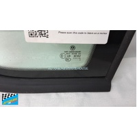 VOLKSWAGEN POLO V - 7/2002 to 4/2010 - 5DR HATCH - DRIVERS - RIGHT SIDE REAR OPERA GLASS - W/ENCAPSULATION, GENUINE - GREEN - NEW