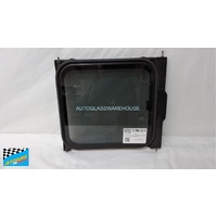 FITS TOYOTA HIACE 200 SERIES 4/2005 - 4/2019 - LWB TRADE VAN - LEFT SIDE FRONT CARGO GLASS (SLIDING DOOR) GENUINE SLIDING WINDOW INNER PIECE - PRIVACY