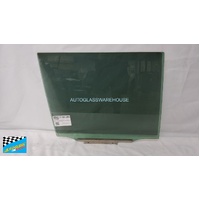 suitable for TOYOTA LANDCRUISER 200 SERIES - 11/2007 to 9/2021 - 5DR WAGON - RIGHT SIDE REAR DOOR GLASS - DARK GREEN - (SECOND-HAND)