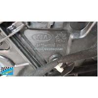 KIA CERATO YD - 4/2013 to 3/2018 - SEDAN/HATCH - PASSENGERS - LEFT SIDE FRONT WINDOW REGULATOR - (SECOND-HAND)