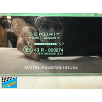 LAND ROVER DISCOVERY 2 - 3/1999 to 11/2004 - 4DR WAGON - SUNROOF GLASS - 760w X 450 - (SECOND-HAND)