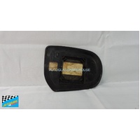 MAZDA TRIBUTE ED - 2/2001 to 6/2006 - 4DR WAGON - PASSENGERS - LEFT SIDE MIRROR - OEM (WITH BACKING PLATE) L081 R125 - (SECOND-HAND)