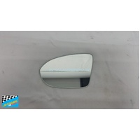 HOLDEN COMMODORE ZB - 10/2017 to 10/2020 - 4DR SEDAN LIFTBACK - PASSENGERS - LEFT SIDE FLAT MIRROR GLASS ONLY  - 110mm x 173mm - NEW