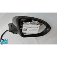 VOLKSWAGEN GOLF VII - 4/2013 TO 4/2021 - 5DR HATCH - DRIVERS - RIGHT SIDE MIRROR - E4 044874 - SILVER - (SECOND-HAND)