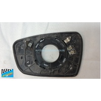 KIA CERATO YD - 5/2013 to 6/2018 - 5DR HATCH - DRIVERS - RIGHT SIDE MIRROR - CURVED OEM - HEATED - (SECOND-HAND)